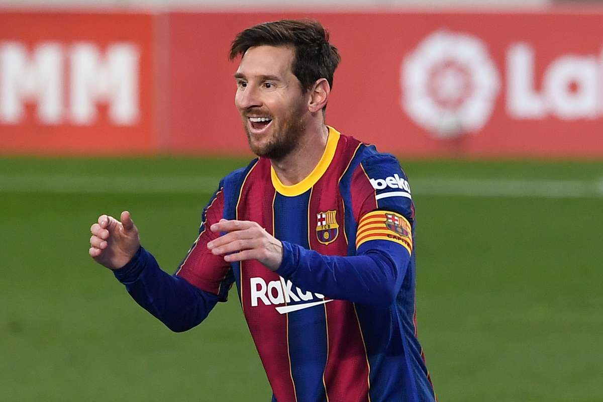Lionel Messi trở thành cầu thủ đá nhiều trận nhất cho Argentina